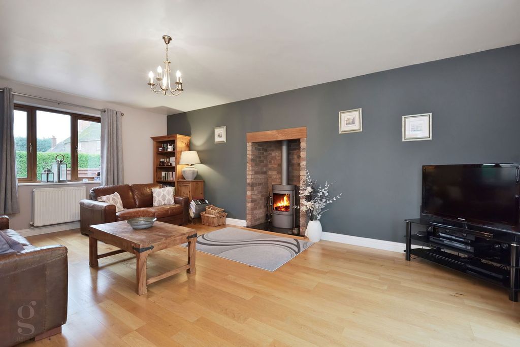 Property photo 3 of 54