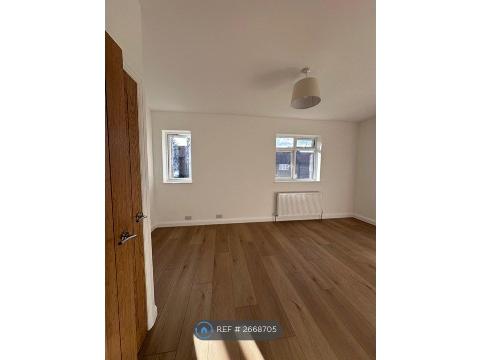 Property photo 3 of 4 Master Bedroom