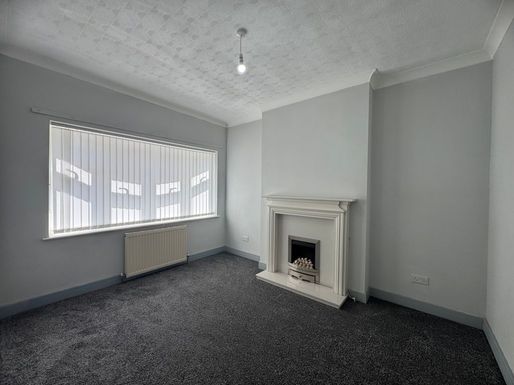 Property photo 2 of 12 Lounge