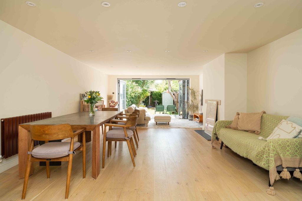 Property photo 2 of 17 Photo 15