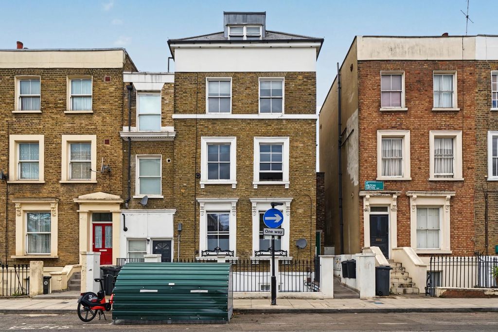 Property photo 1 of 10 External