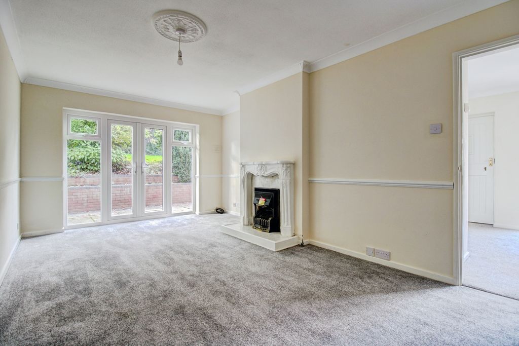 Property photo 2 of 23 Lounge