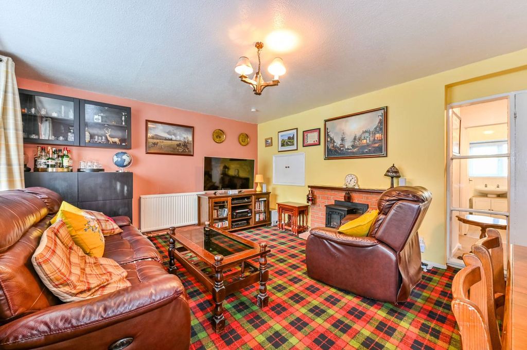 Property photo 2 of 15