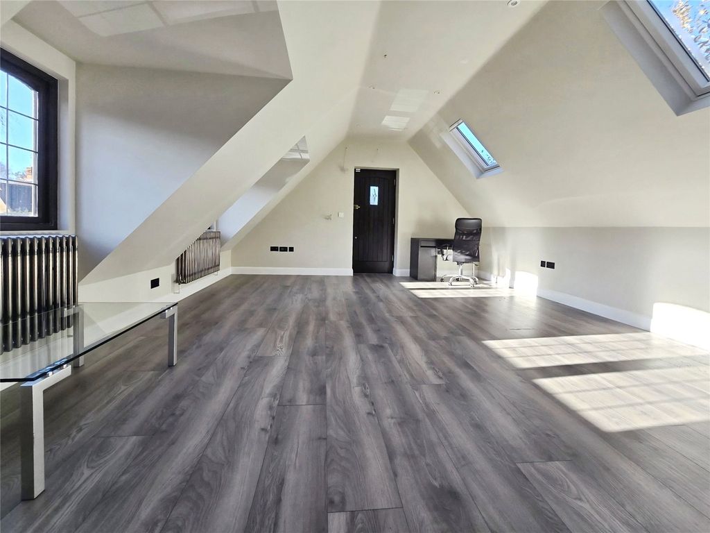 Property photo 2 of 7 Picture No. 04