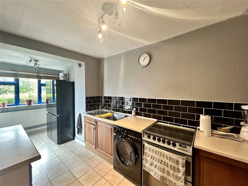 Property photo 2 of 13 Picture No. 01