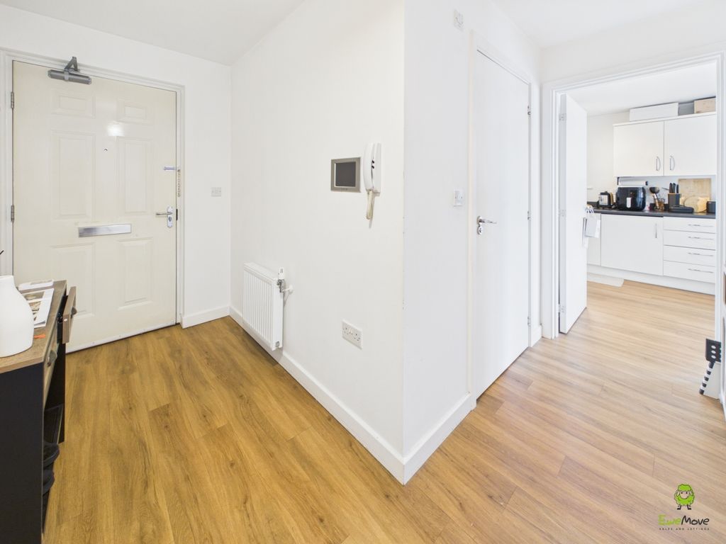 Property photo 3 of 8 Presented By Clinton At Ewemove Bexleyheath And Da