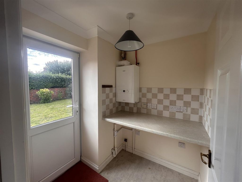 Property photo 3 of 14 Utility Room.Jpeg