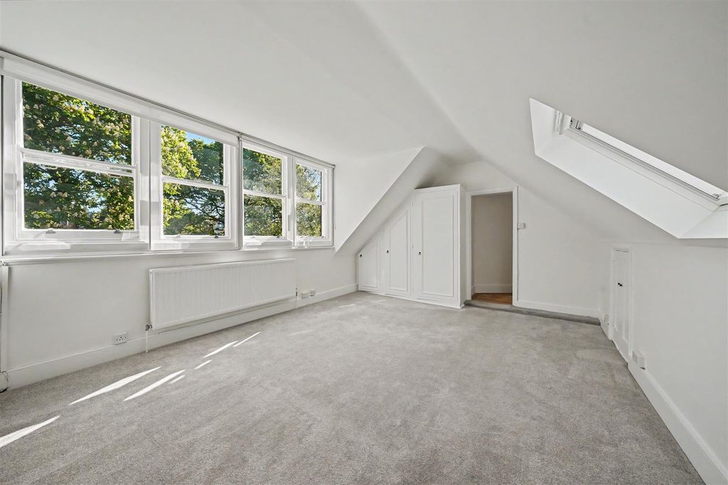 Property photo 2 of 12 Flat 5, 8 Lindfield Gardens Nw3 6Pu-No Watermark-3