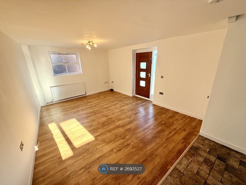 Property photo 3 of 9 Living Room