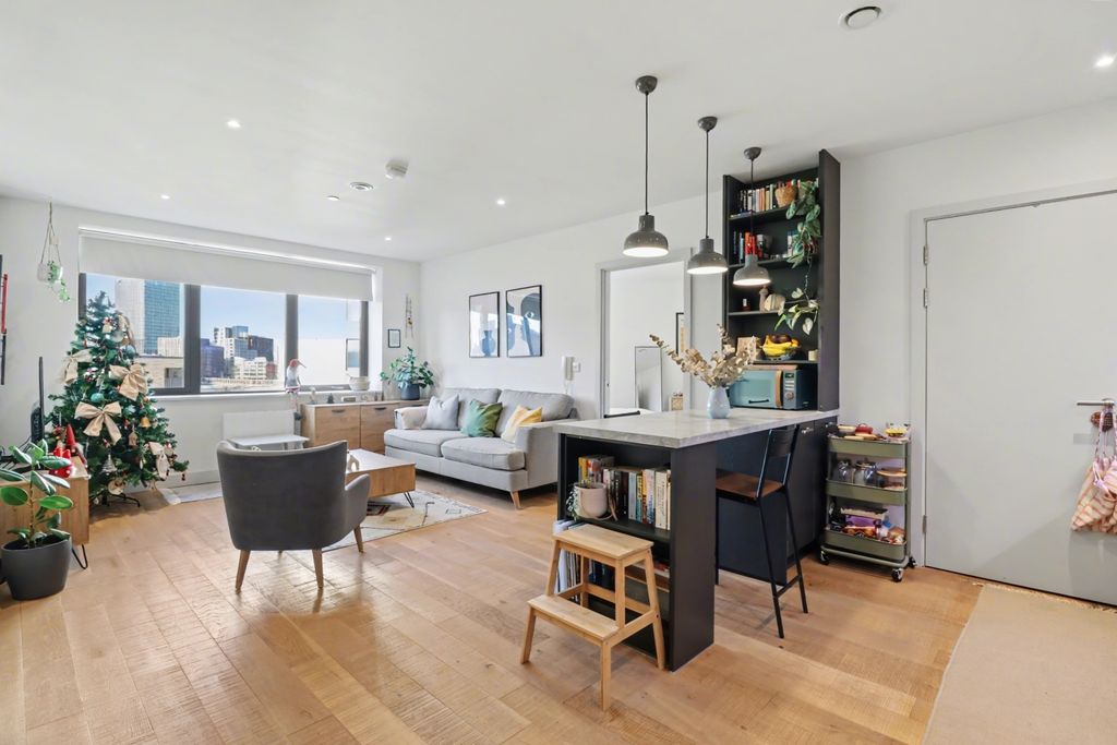 Property photo 1 of 14 Img_6411