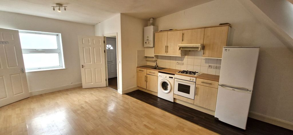 Property photo 2 of 8 Photo 8