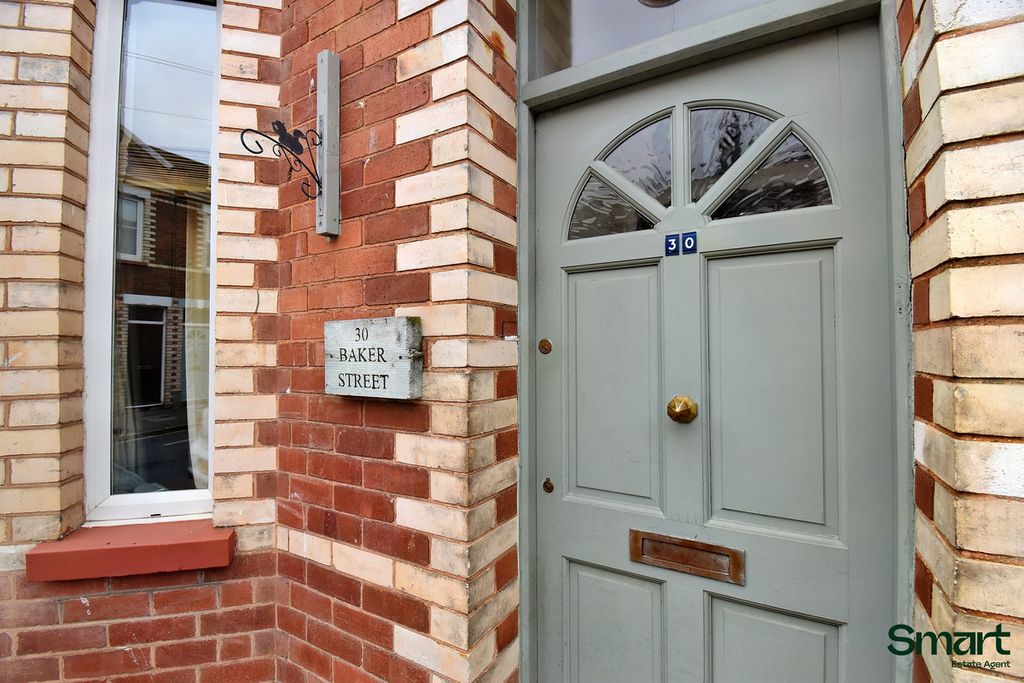 Property photo 2 of 17