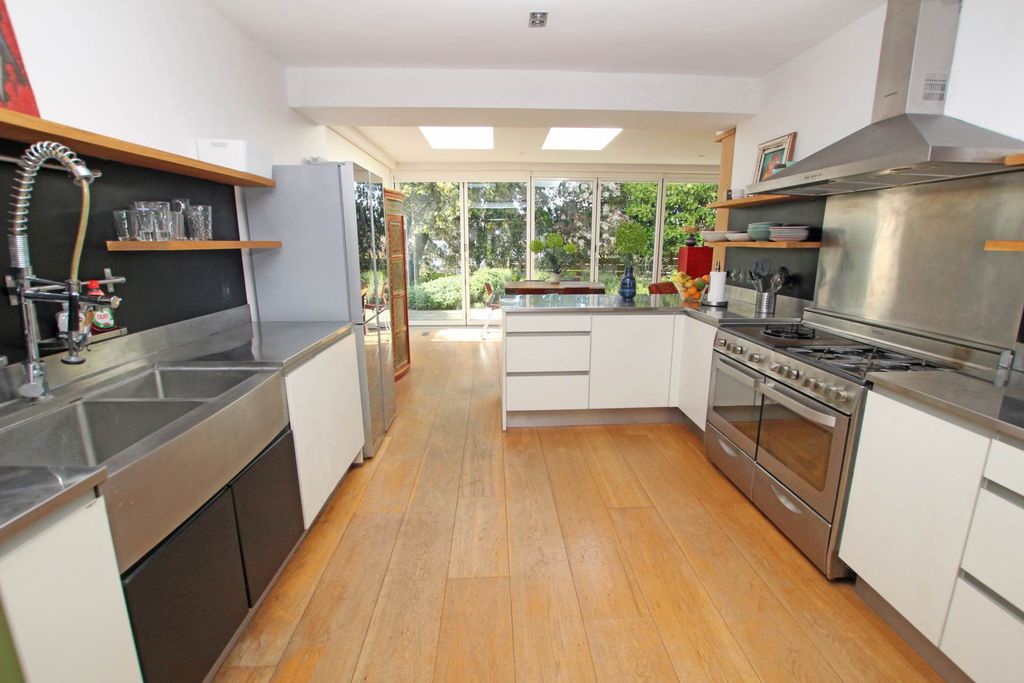 Additional image 4 of 3 bed detached house for saleHolywell Close, Eastbourne BN20