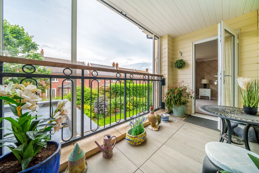 Property photo 3 of 14 Balcony