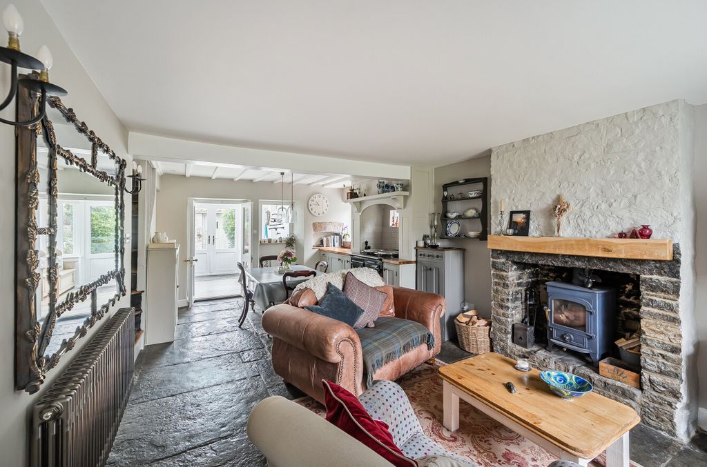 Property photo 2 of 22 1356480-13-68Cbff...
