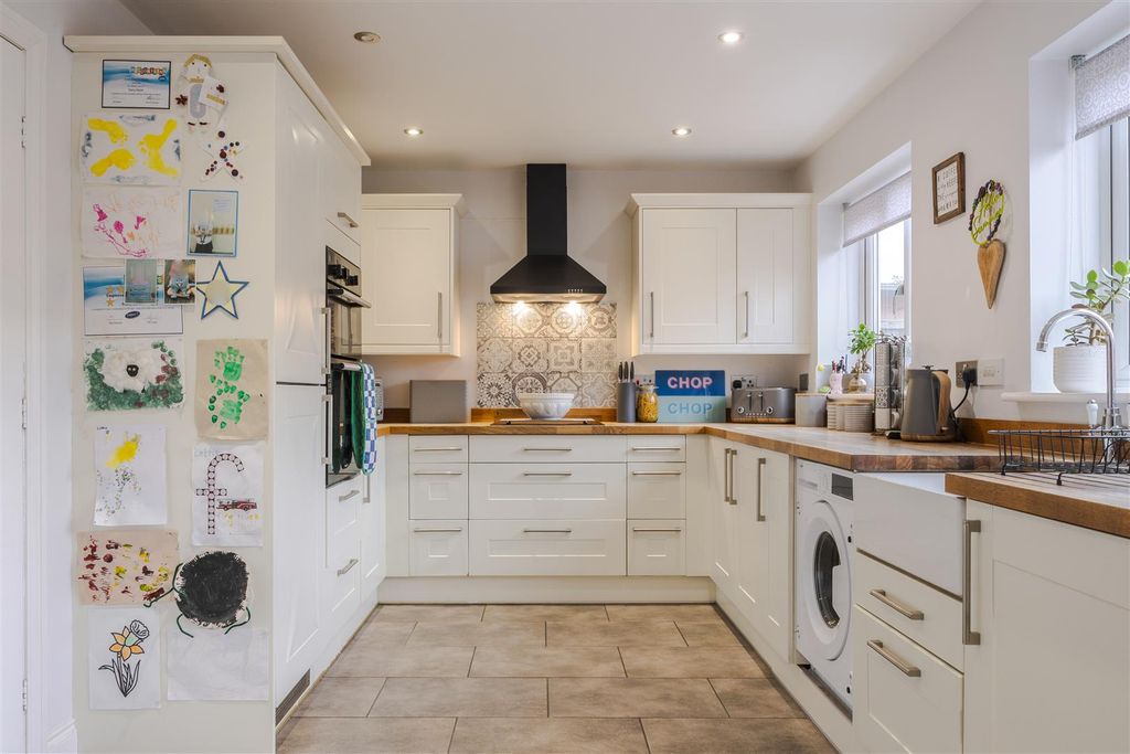 Property photo 3 of 21 Kitchen Diner