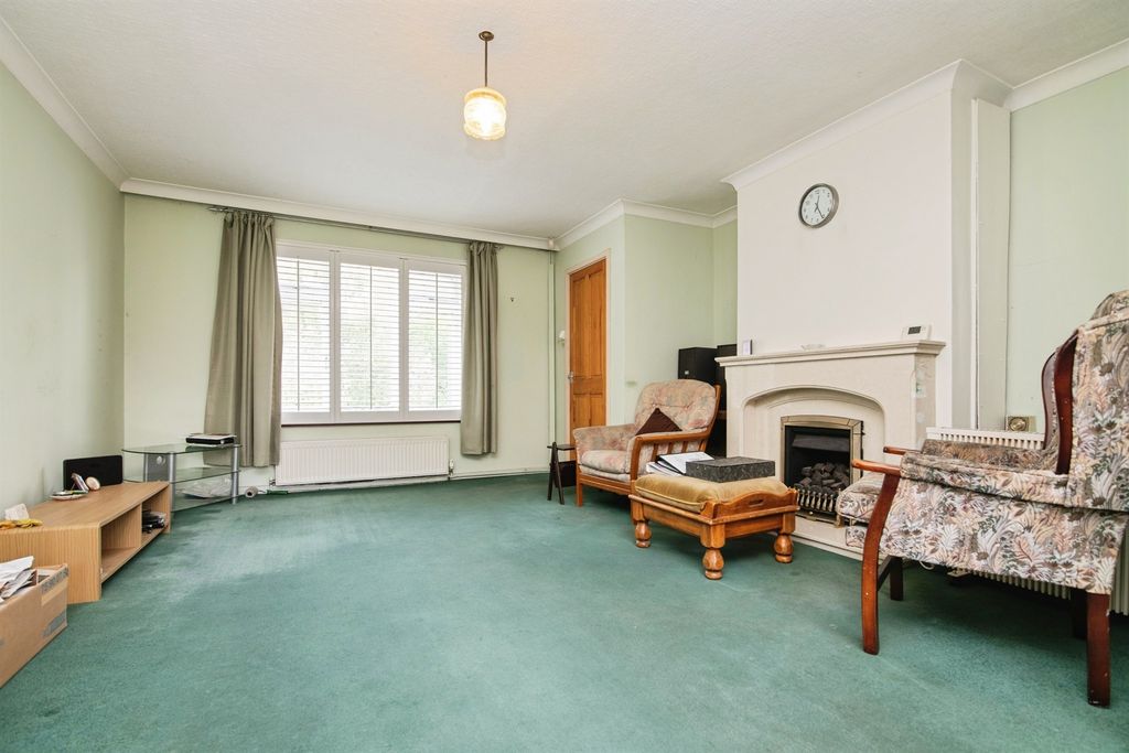 Property photo 2 of 19