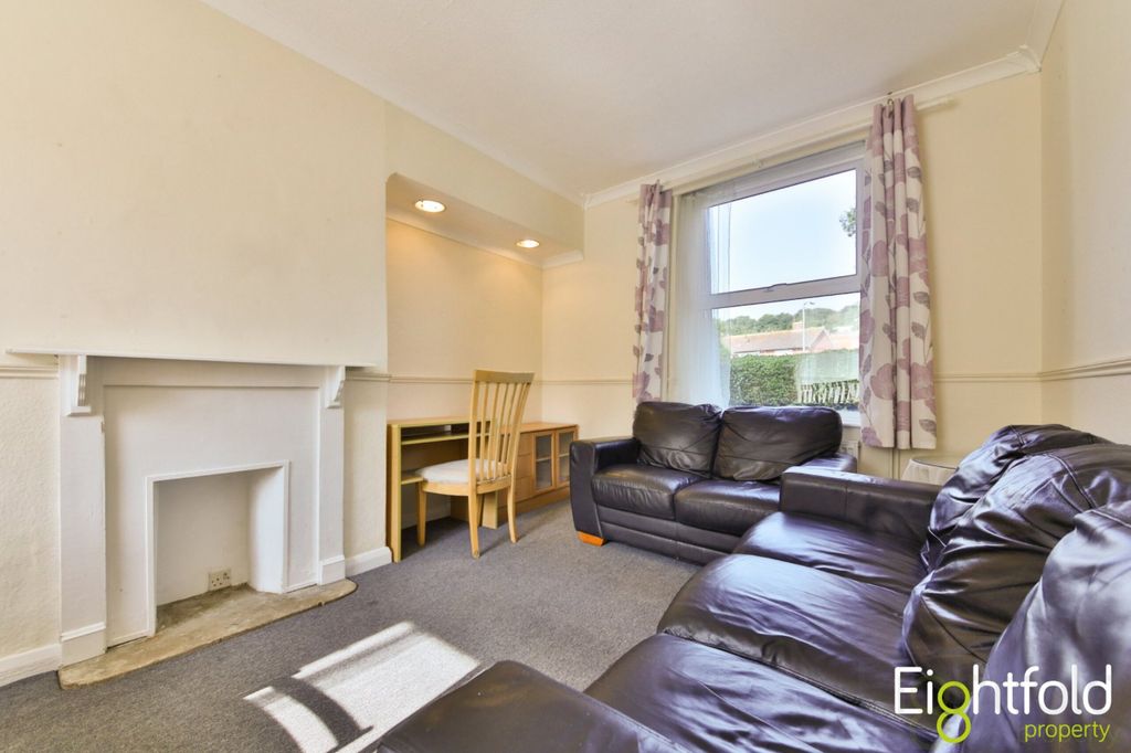 Property photo 1 of 12 Image