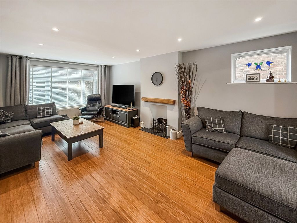 Property photo 2 of 16 Picture No. 09