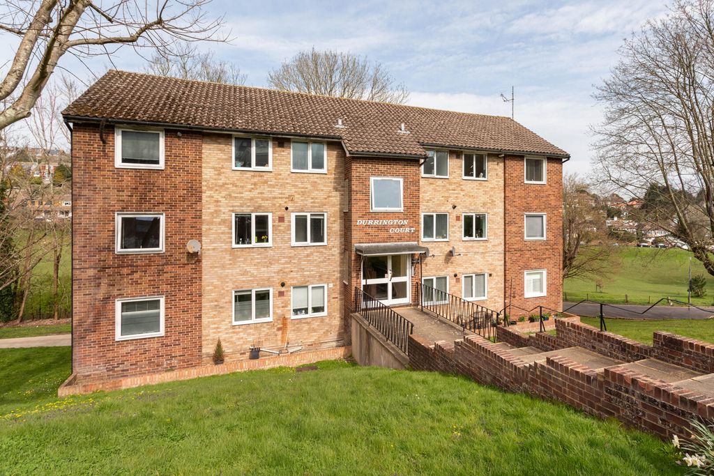 Property photo 1 of 9 Front (Exterior)