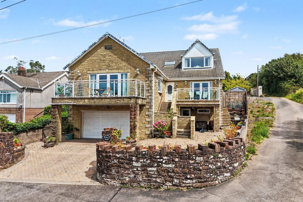 Property photo 1 of 43