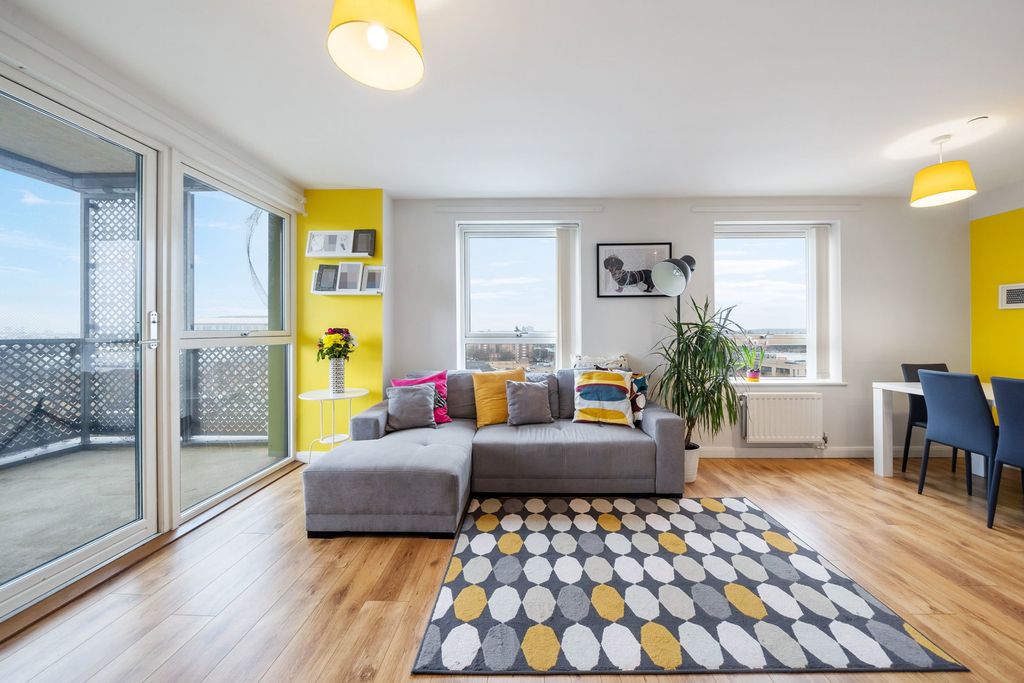 Property photo 2 of 12