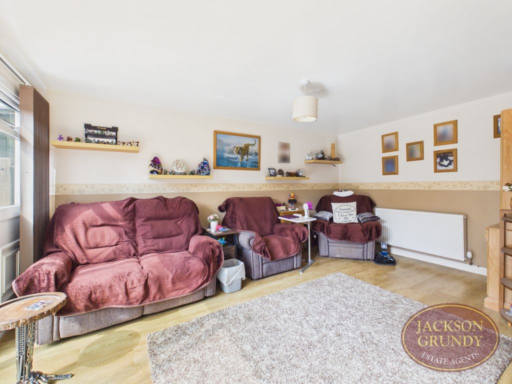 Property photo 3 of 13 Rodney Close