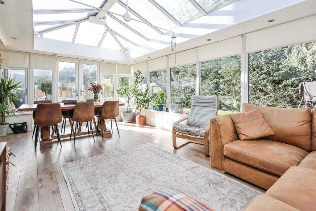 Property photo 2 of 31