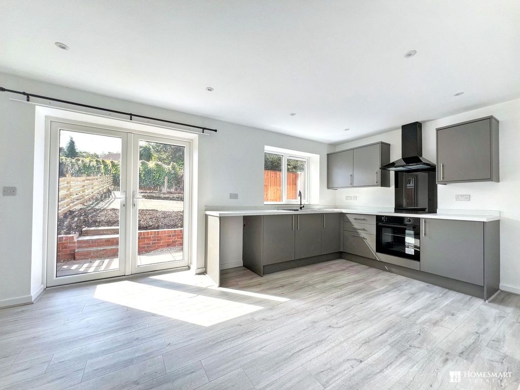 Property photo 2 of 18 Kitchen / Dining Room