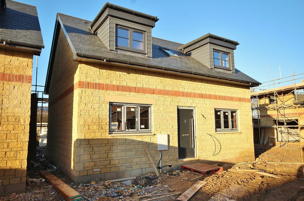 Property photo 1 of 2