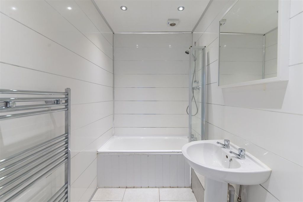 Additional image 11 of 6 bed flat for saleAmble Grove, Sandyford, Newcastle Upon Tyne NE2