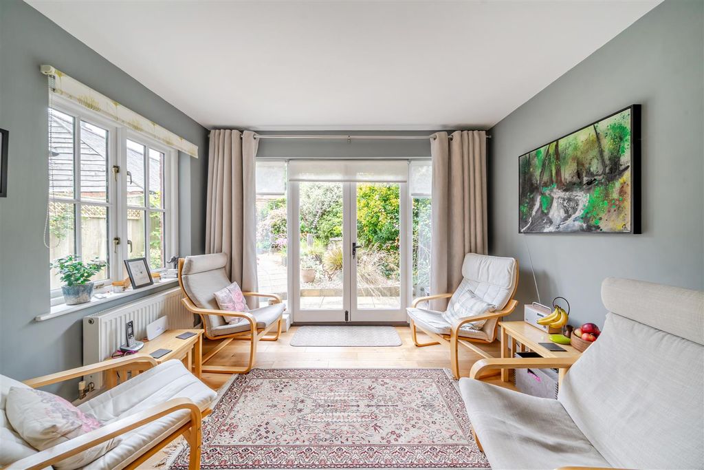 Property photo 3 of 23 Garden Room