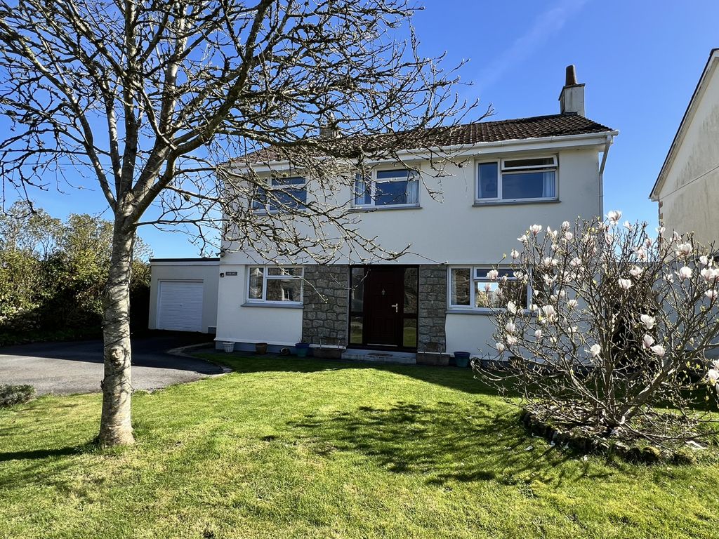 Property photo 1 of 13 4 Bedroom Detached House For Sale