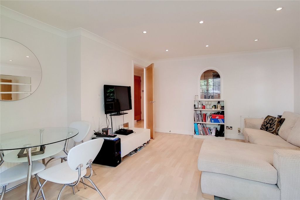 Property photo 3 of 17 Picture No. 08