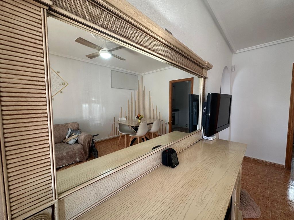 Property photo 2 of 31