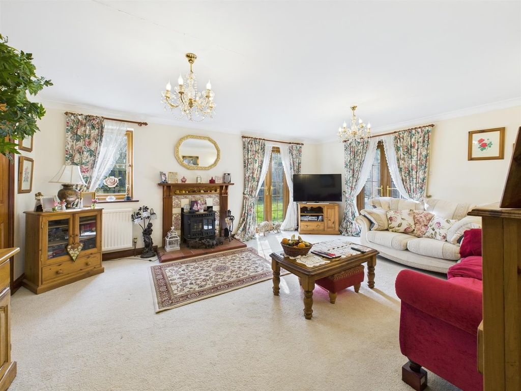 Property photo 3 of 13