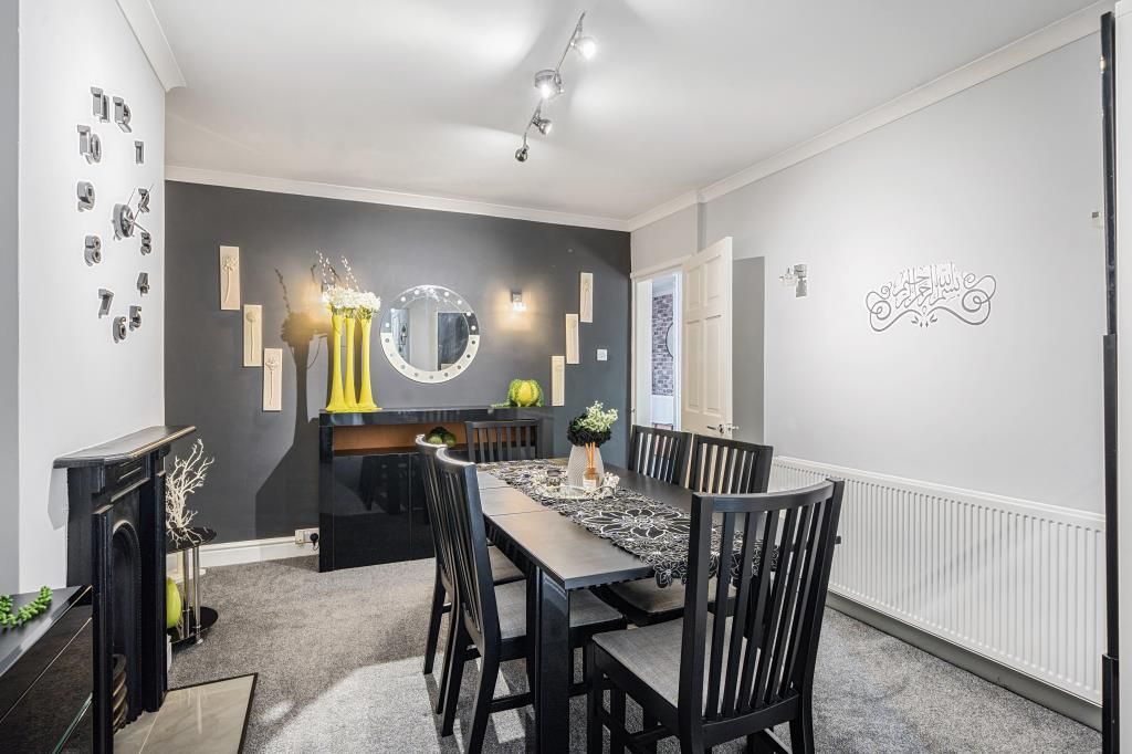 Property photo 2 of 20 Dining Room