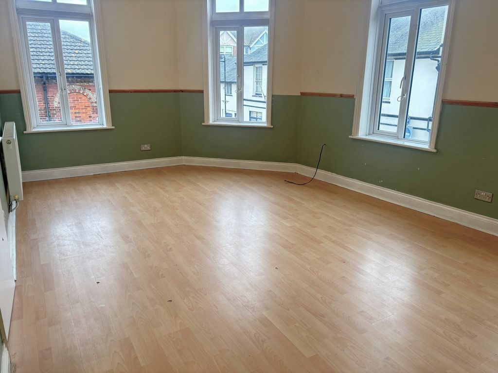 Property photo 1 of 5