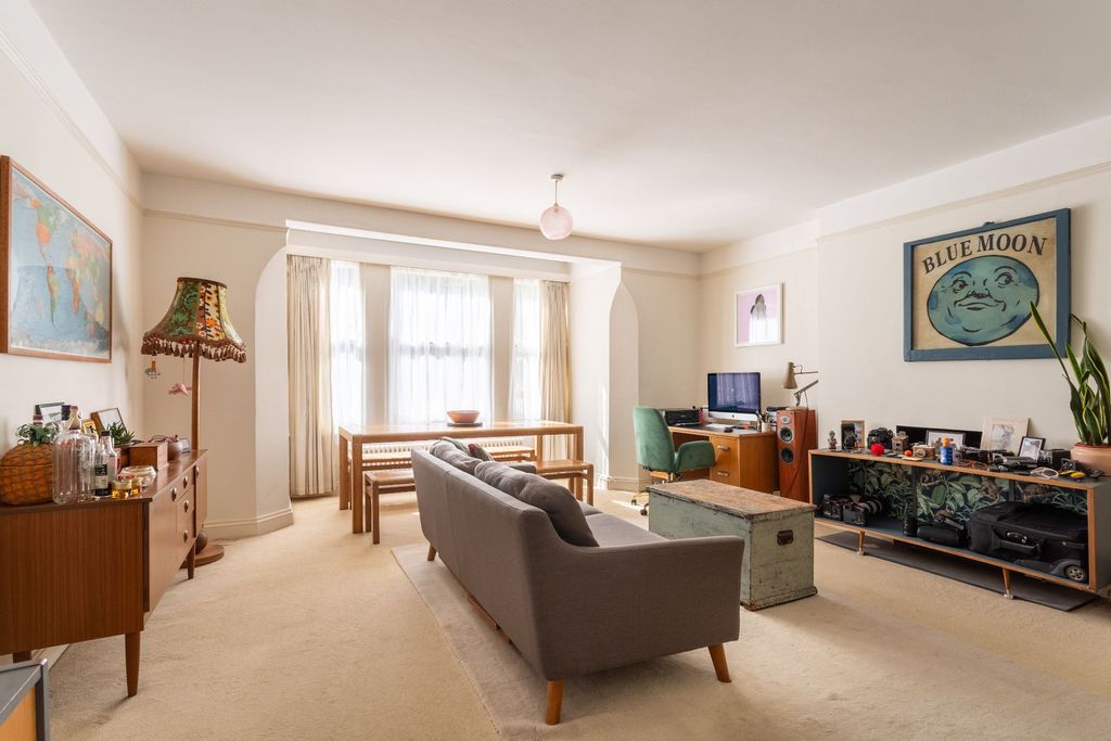 Property photo 1 of 21