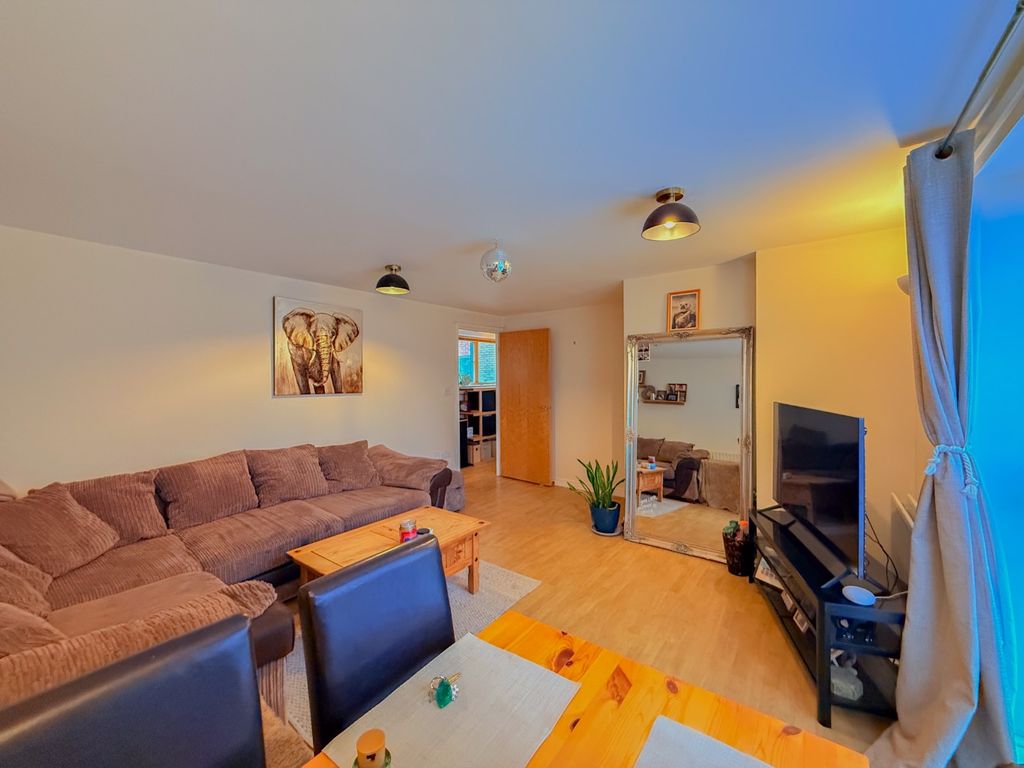 Property photo 3 of 14 4803648