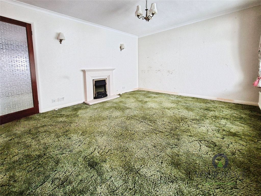 Property photo 2 of 16 Lounge