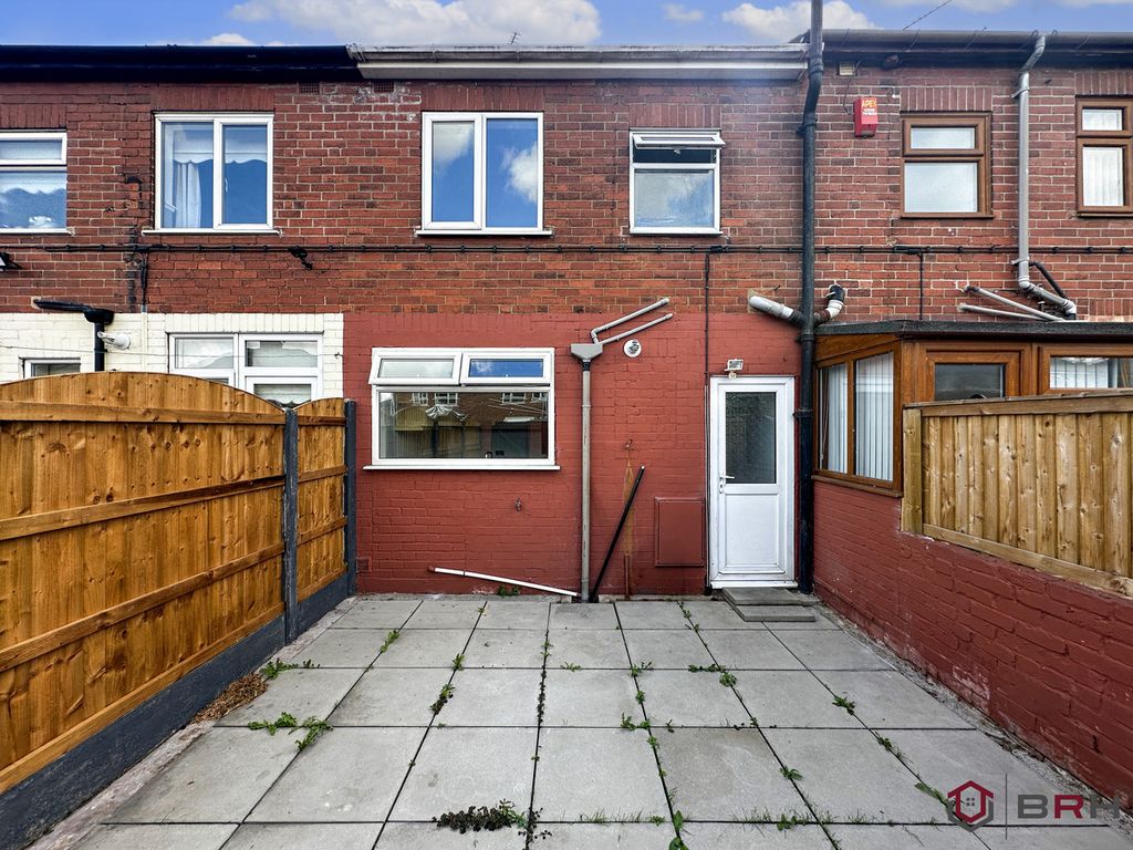 Property photo 2 of 26