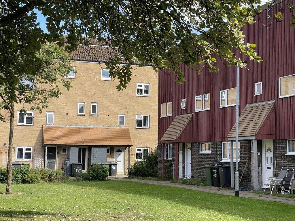 Property photo 1 of 6 Front