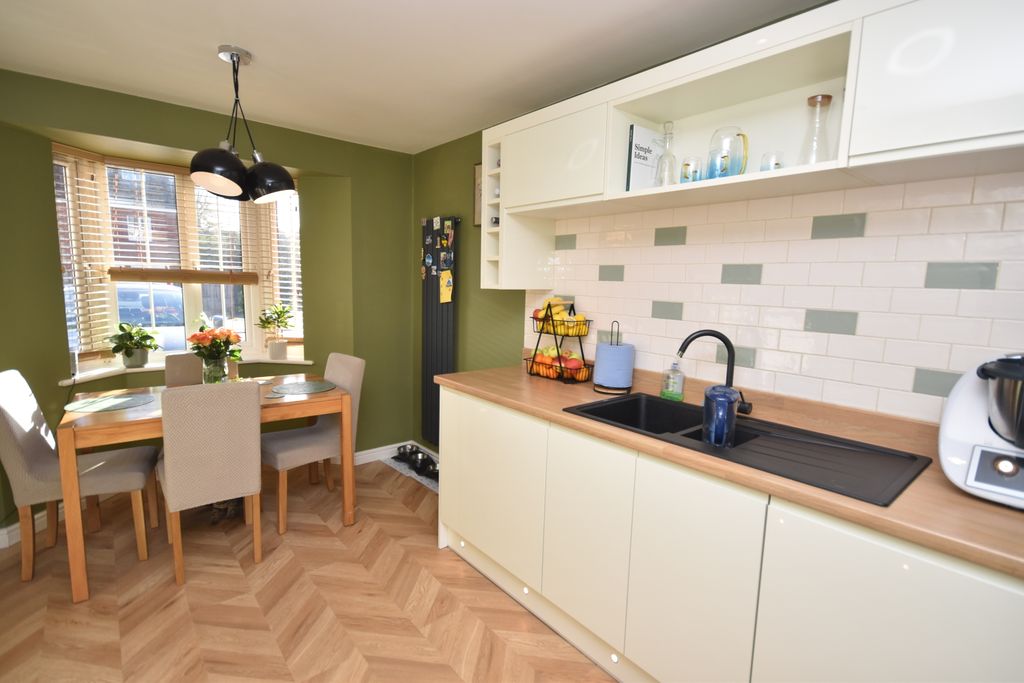 Property photo 3 of 15 Kitchen/Diner