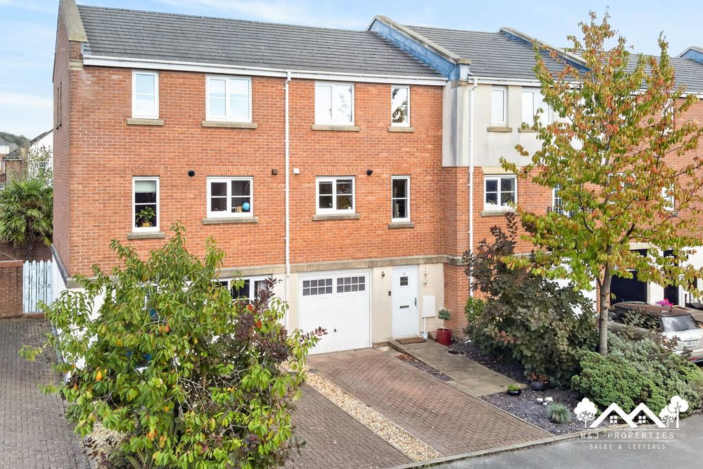Property photo 1 of 30