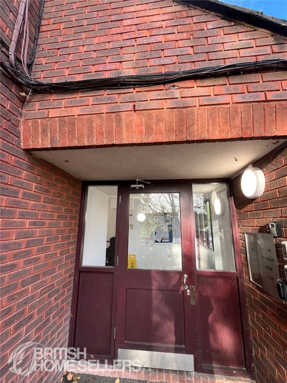 Property photo 2 of 19 Picture No. 12