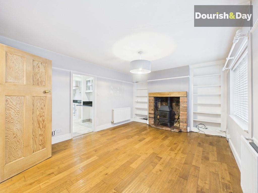 Property photo 2 of 24 Lounge