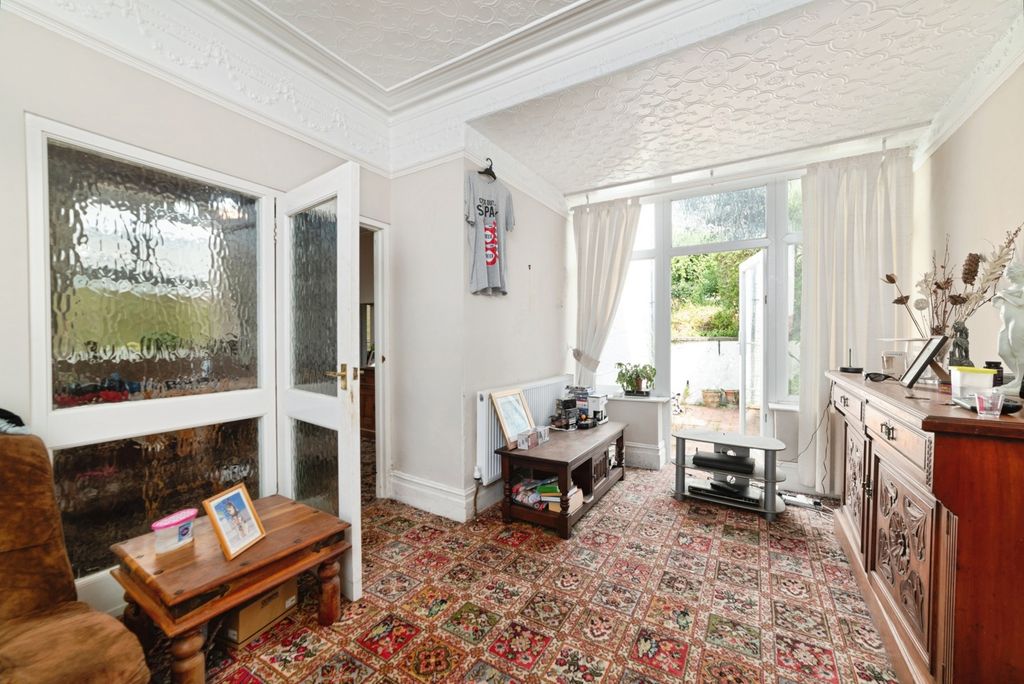 Property photo 3 of 17 Pbox-Img.Jpg