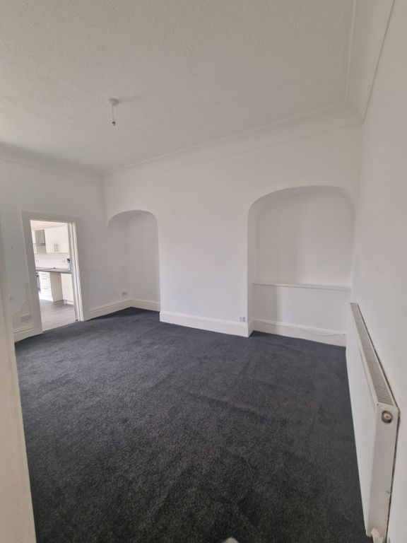 Property photo 3 of 19 1000033868
