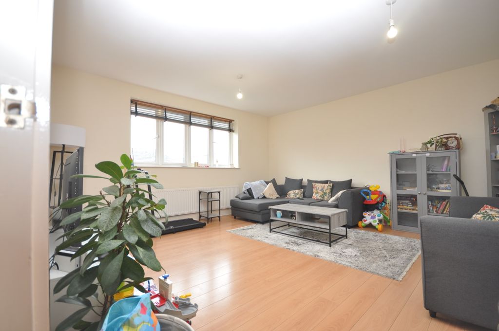 Property photo 2 of 3